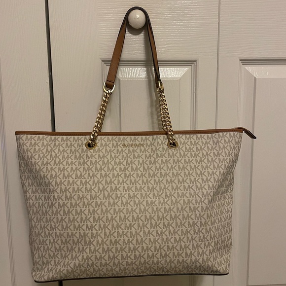 Michael Kors Signature Logo Jet Set Trvael Chain Medium tote - Picture 2 of 7